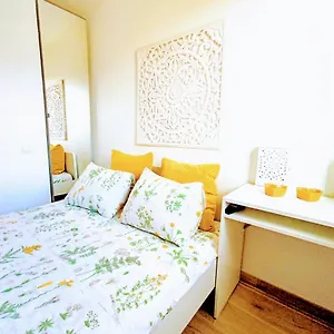 Private In Renovated - Tram 1 Min Walk Kwatera prywatna Nicea