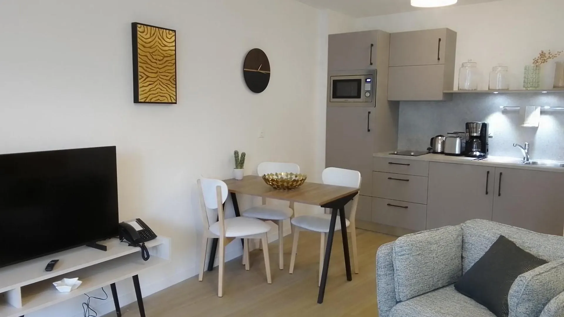 Aparthotel Domitys L'Ellipse Paříž 0*,  Francie